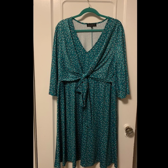 New without tags green dress from Eloquii. Small print on dress (see pics). - Picture 1 of 4